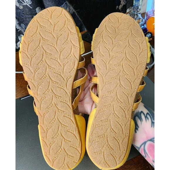 Naya Women's Palomi Leather Gladiator Braid Sandals Yellow Leather Size 7M - Picture 7 of 9